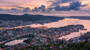 Sonnenuntergang Bergen, Norwegen von Henk Meijer Photography