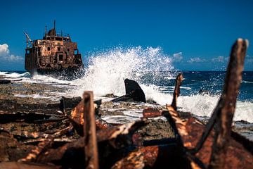 Shipwreck Klein Curaçao by Martijn Smeets