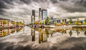 Skyline Leeuwarden met wolkenlucht
