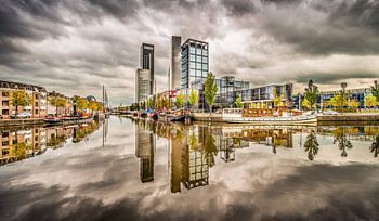 Skyline Leeuwarden met wolkenlucht
