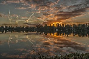 Sonnenaufgang an den Reeuwijker Seen von Renate Oskam