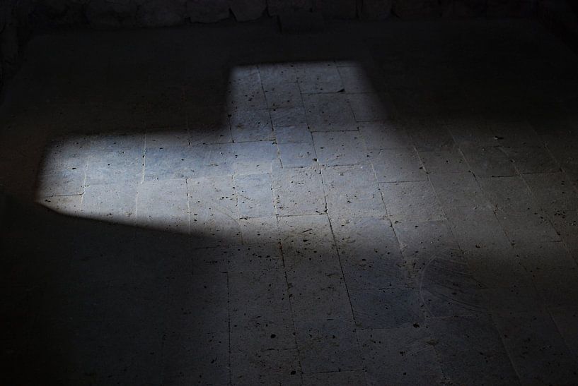 Lichtinval in Khor Virap in Armenië. (kleurenfoto) von Anne Hana