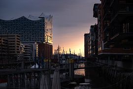 Le crépuscule sur le port de Hambourg sur Marco Kappers
