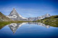 Reflexion des Matterhorns in der Schweiz von Gerard Van Delft Miniaturansicht