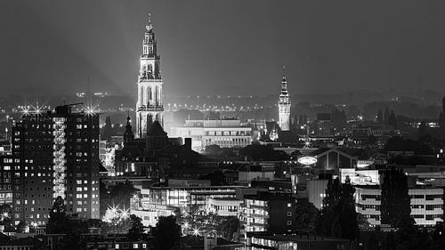 De skyline van de stad Groningen in Zwart-Wit van Henk Meijer Fotografie
