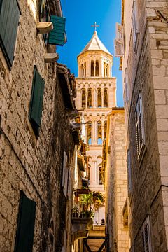 Split's narrow streets and St. Domunius by Heleen Pennings