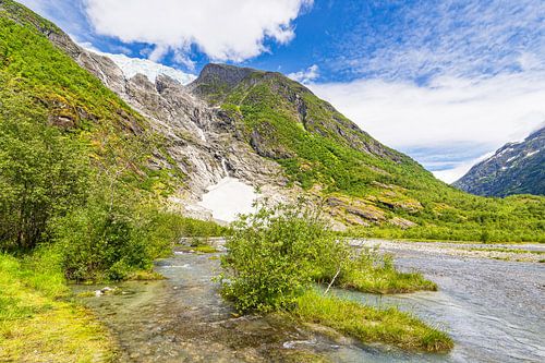 Uitzicht op de Supphellebreen gletsjertong bij Fjærland in Nee