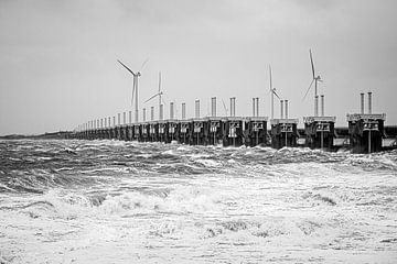 Windkracht 10, storm bij de waterkering van Jim De Sitter