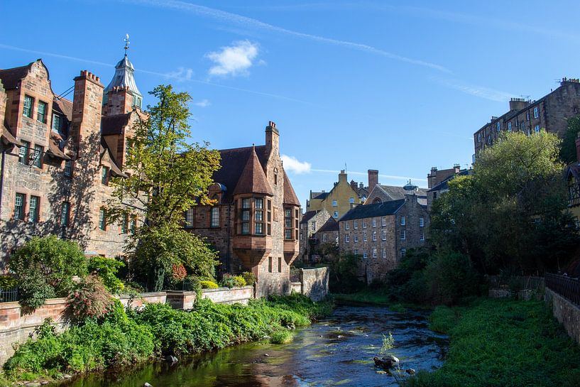 Edinburgh by Hello Pompoyo