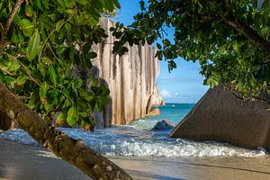 Am Traumstrand auf La Digue auf den Seychellen