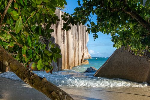 Op het droomstrand van La Digue op de Seychellen van t.ART