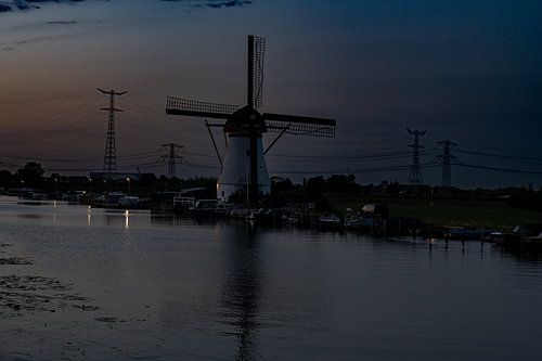 De Kortlandse Molen bij Avondlicht van Kees Goethart