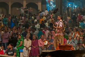 India: Aarti ceremonie (Varanasi)