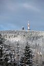 Uitzicht op de Brocken (Harz) met weerstation en Brockenhaus van t.ART thumbnail