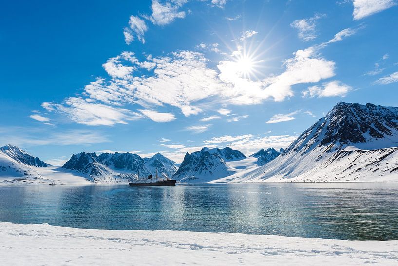 Hurtigruten's MS Nordstjernen in Spitsbergen van Gerald Lechner