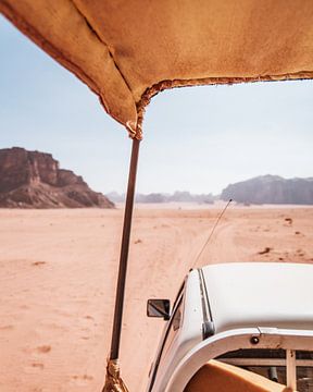 Excursion dans le désert à travers le Wadi Rum sur Dayenne van Peperstraten