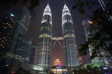 Kuala Lumpur - Petronas Towers by t.ART