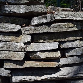 stone wall sur Leanne van Iersel