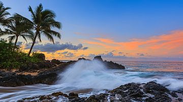 Lever de soleil sur Secret Beach, Maui, Hawaii