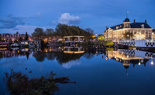 Prachtige weerspiegeling van de Rijksmunt in Utrecht