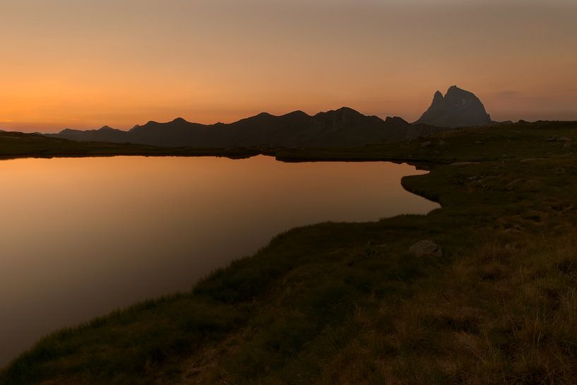 Zonsondergang op de Pic D'ossau van Arnaud Bertrande