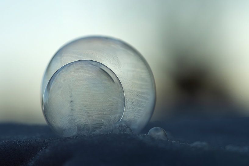 IJsballen in de winter van 2021 van Jolanda de Jong-Jansen