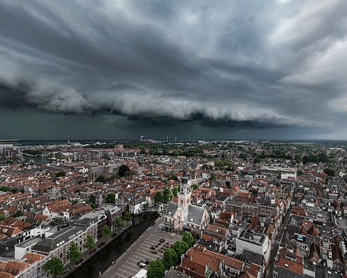 Storm boven de Waag in Alkmaar