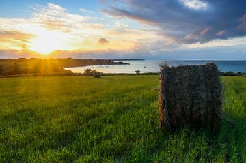 Coucher de soleil sur Belle-Ile-en-Mer, une belle île au large de la Bretagne.