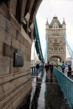 Tower Bridge van Simon E