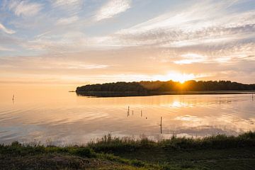 Zo stil als het water zonsondergang van Laura Bosch