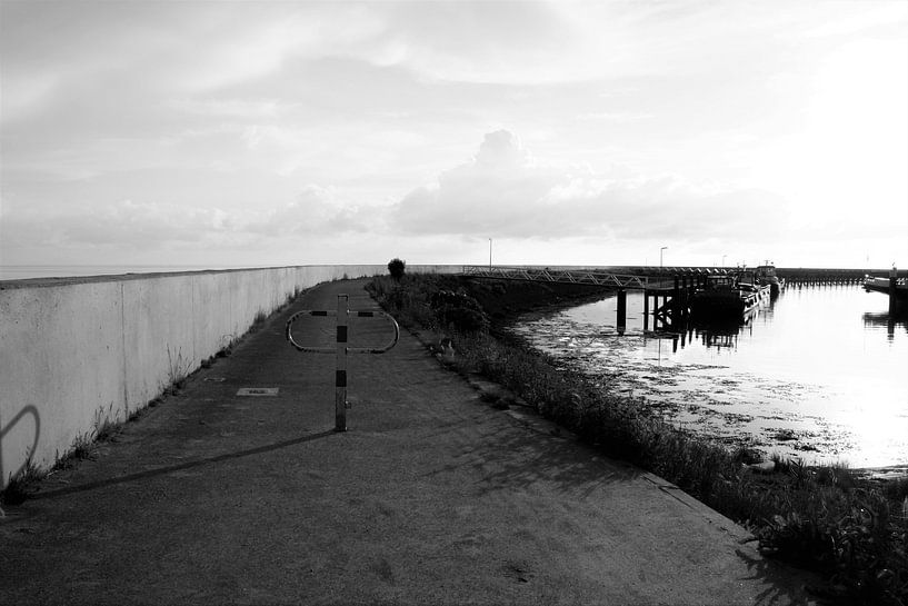 Zuiderpier in zwart/wit, Harlingen von Jetty Boterhoek