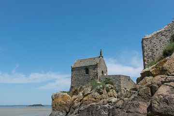 La Chapelle de Saint Aubert, kapel van de heilige sint Aubert, in Mont Saint Michel van Patrick Verhoef