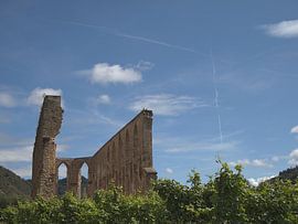 Monastère et croix sur Roger Trelou