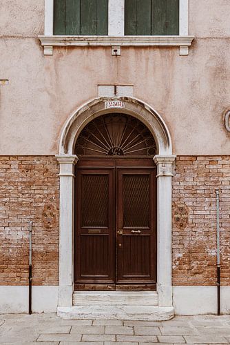 Front door in Venice | Travel Photography Italy