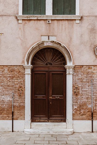Porte d'entrée à Venise | Photographie de voyage Italie par Anne Verhees