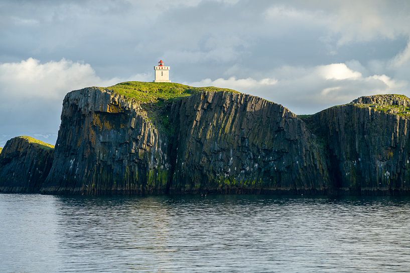 De vuurtoren van Elliðæy, IJsland van Joep de Groot