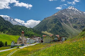 Vent dorp in de Tiroler Alpen in Austira tijdens de lente