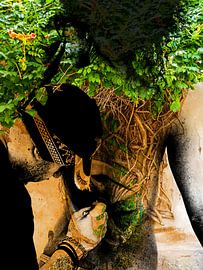 Painting a beautiful woman von Gabi Hampe