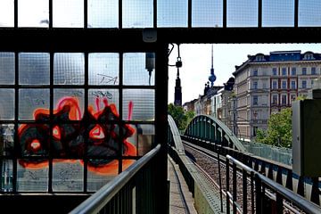 The underground station of the U2 line on Eberswalde Strasse by Silva Wischeropp