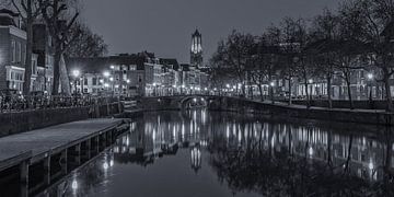 Oudegracht, Zandbrug et tour Dom à Utrecht le soir - noir et blanc sur Tux Photography