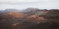 uitzicht Timanfaya Nationaal Park - Vuurbergen van Ramona Stravers thumbnail