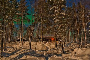 Hütte unter Nordlicht