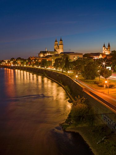 Maagdenburg - Aan de Elbe bij nacht