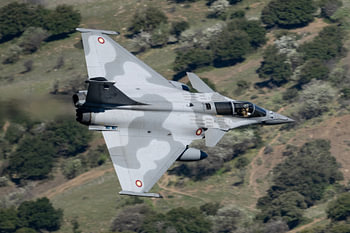 Qatar Emiri Air Force Rafale zeigt die Spitze in einem griechischen Tal