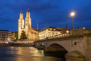 Grossmünster Kerk aan de Limmat in Zurich