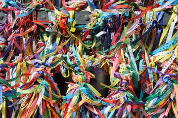 Wish ribbons / fita do Senhor do Bonfim by Richard Wareham