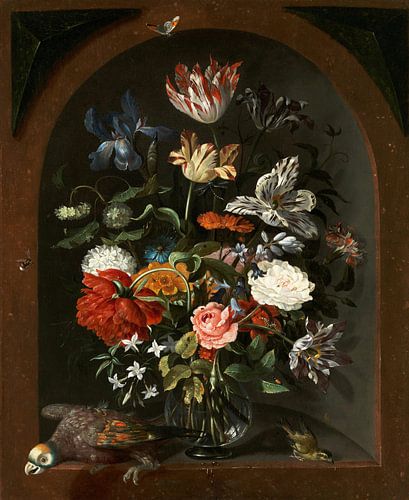 Een vaas met bloemen met een papegaai en een kievit in een nis, Jacob Marrell
