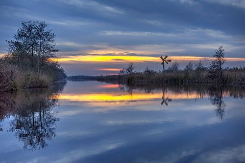 Natuurgebied Weerribben - twilight op het water