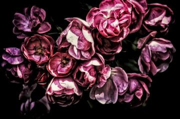 Romantic Vintage Roses by marlika art