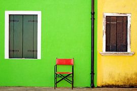 VENEDIG BURANO bunte Häuser und Fenster - the red chair von Bernd Hoyen